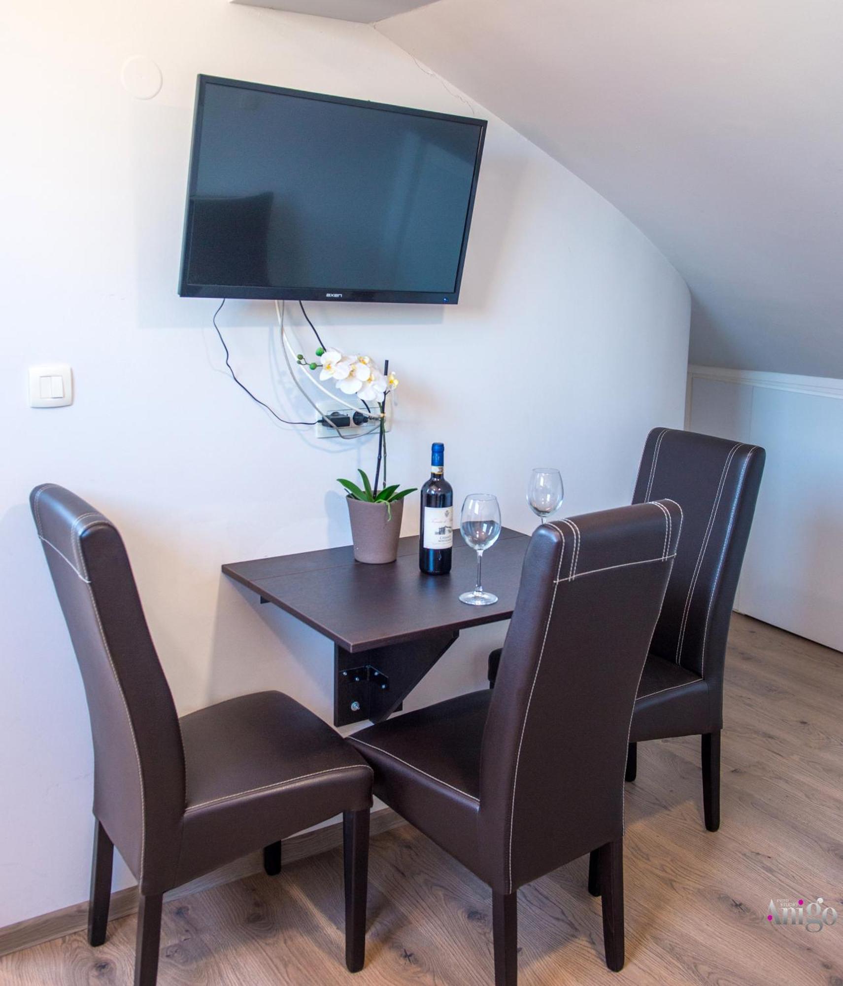 מוסטר Apartments Enigma - With Private Parking מראה חיצוני תמונה