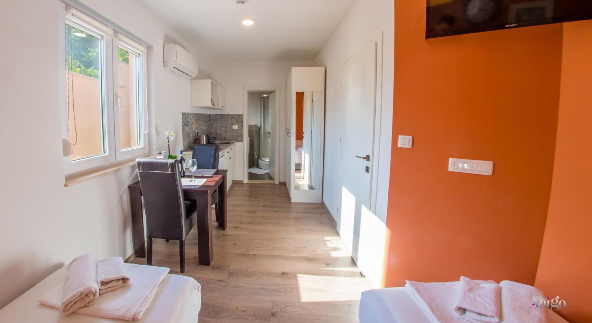 מוסטר Apartments Enigma - With Private Parking מראה חיצוני תמונה